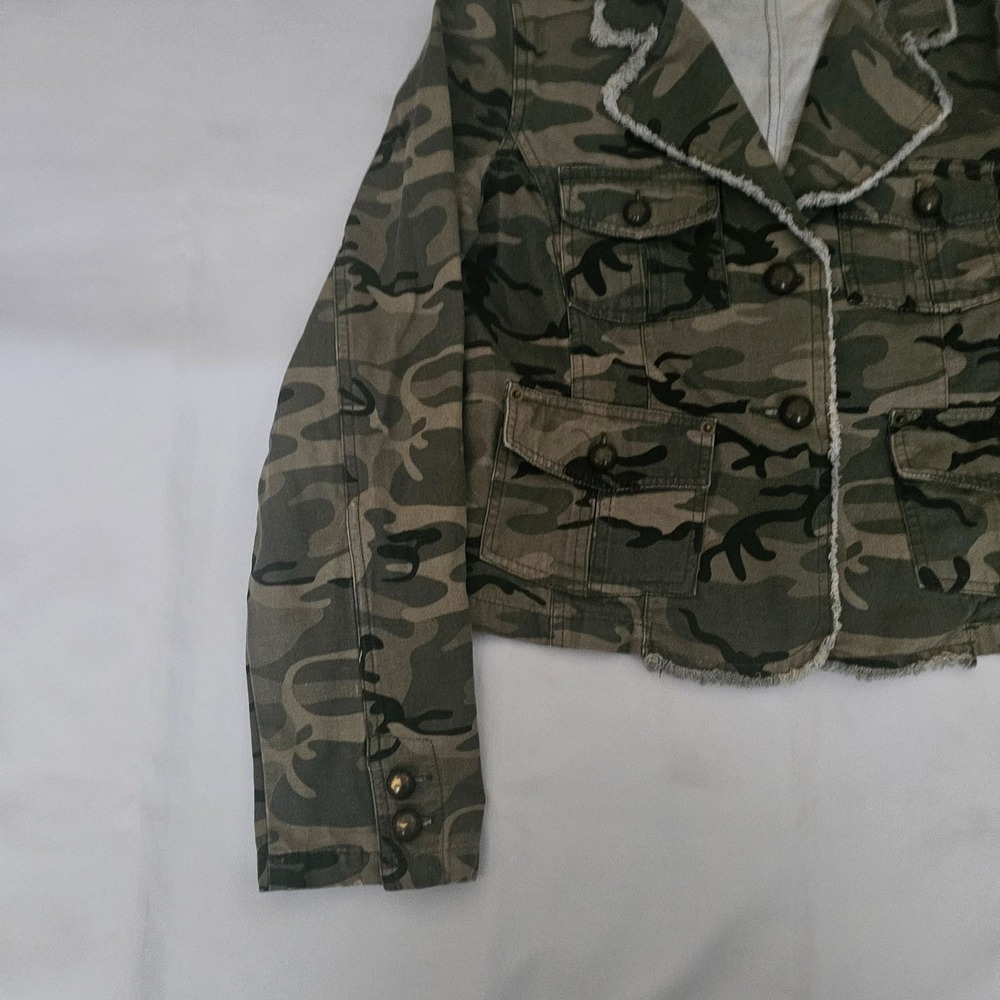 Bailey's Point Camo Print Frayed Trim Buttoned Pockets Jean Jacket Size L (11/13 - Picture 10 of 16